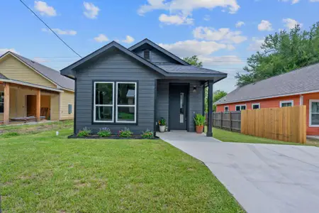 New construction Single-Family house 738 Chihuahua St, Lockhart, TX 78644 - image