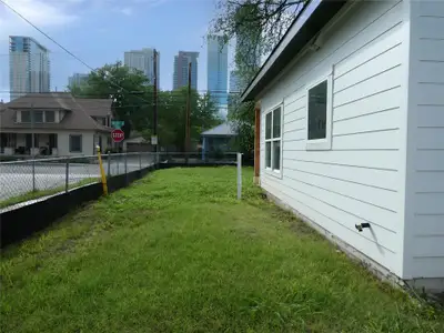 New construction Single-Family house 81 Waller St, Austin, TX 78702 - image