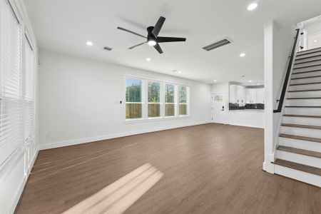 New construction Single-Family house 4208 Castor St, Unit B, Houston, TX 77022 - image 15