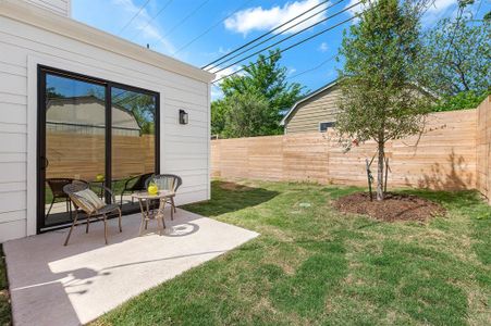 New construction Single-Family house 106 W Croslin St, Unit B, Austin, TX 78752 - photo 27 27