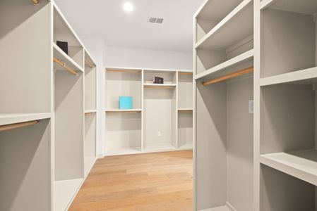 New construction Single-Family house 1411 Ebony Ln, Houston, TX 77018 plan The Emerson - image 12