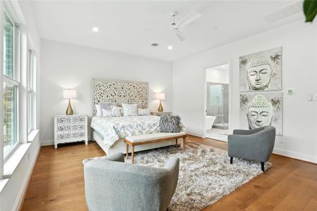 New construction Single-Family house 4951 Glenmeadow Dr, Houston, TX 77096 - image 9