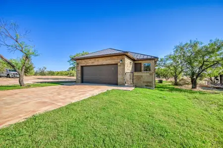 New construction Single-Family house 302 Parallel Cir, Horseshoe Bay, TX 78657 - image