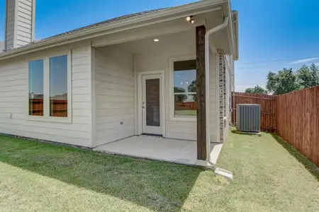 New construction Single-Family house 437 Smith Rd, Springtown, TX 76082 plan The Llano - image