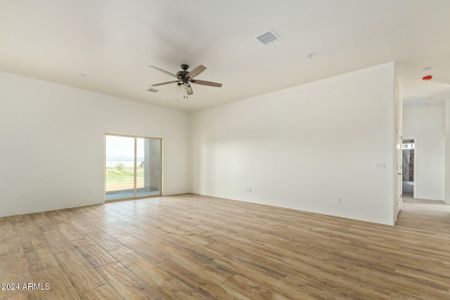 New construction Single-Family house 30502 N 235Th Ln, Wittmann, AZ 85361 null- photo 12 12