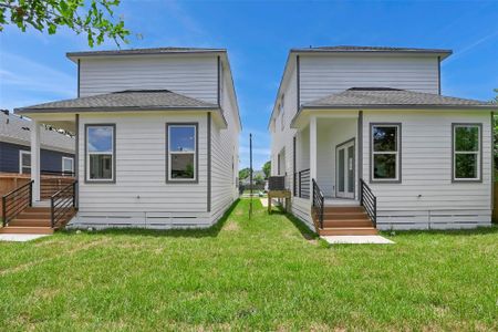 New construction Single-Family house 4833 Paula St, Houston, TX 77033 - image 17