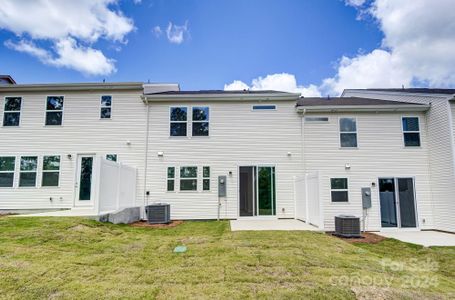 New construction Townhouse house 14905 Tamarack Dr, Charlotte, NC 28278 null- photo 39 39