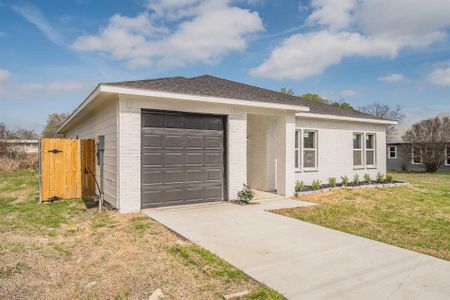 New construction Single-Family house 3934 Lee St, Greenville, TX 75401 - image