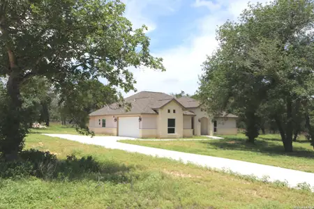 New construction Single-Family house 193 Oak Fields Dr, Floresville, TX 78114 - image