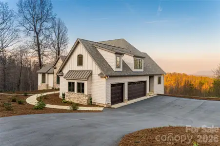New construction Single-Family house 527 Falkirk Wy, Zirconia, NC 28790 - image