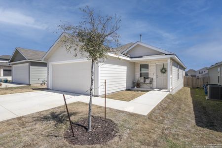 New construction Single-Family house 10006 Kersey Ml, San Antonio, TX 78224 null- photo 3 3