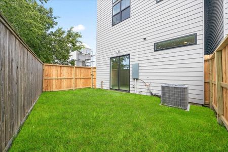 New construction Single-Family house 2855 Decker Pl, Houston, TX 77003 - image 3