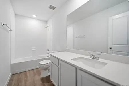 New construction Single-Family house 10726 Upwind Turn, Converse, TX 78109 plan Hickory - image 11