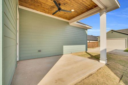 New construction Single-Family house 978 Abigail Wy, Midlothian, TX 76065 - image 3