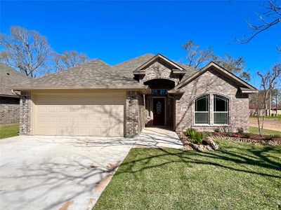 New construction Single-Family house 1023 S Anderson St, Angleton, TX 77515 null- photo 0