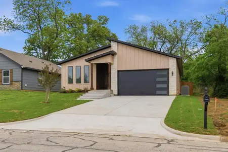 New construction Single-Family house 521 W Walker St, Denison, TX 75020 - image