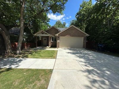 New construction Single-Family house 917 E Maddox Ave, Fort Worth, TX 76104 - image