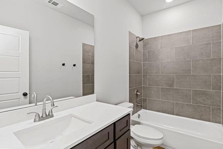 New construction Single-Family house 208 Lead Creek Dr, Fort Worth, TX 76131 plan The Mccall - image 8