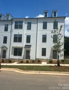 New construction Townhouse house 3021 Rozzelles Ferry Rd, Charlotte, NC 28208 - image