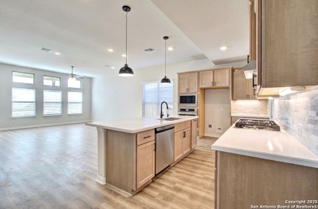 New construction Single-Family house 1637 Couser Ave, New Braunfels, TX 78132 Cayman- photo 5 5