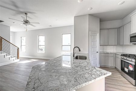 New construction Single-Family house 11424 Waterford Spring Trl, Houston, TX 77047 Biloxi- photo 4 4