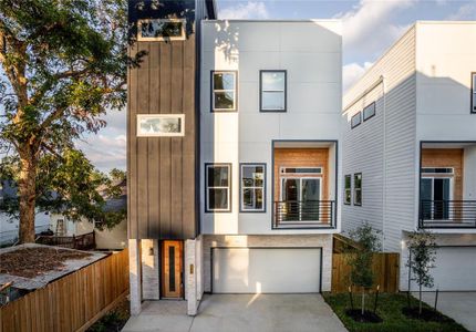 New construction Single-Family house 711 Boundary Street, Houston, TX 77009 - photo 0