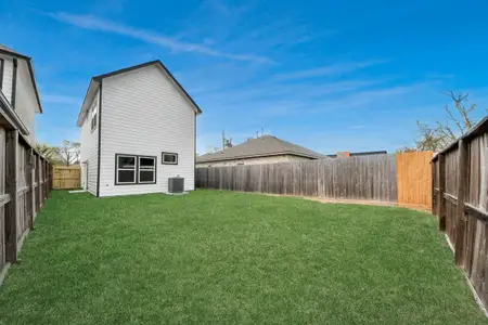 New construction Single-Family house 6628 Couch St, Houston, TX 77091 - image