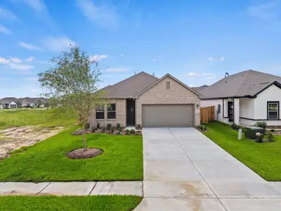 New construction Single-Family house 3510 Atlas Point Ln, Angleton, TX 77515 plan Potter - image