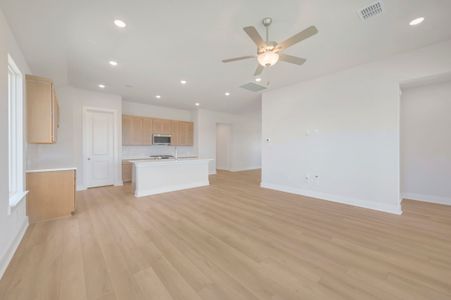 New construction Single-Family house 8105 Autumn Sage Trl, Denton, TX 76207 plan Hazel - image 18