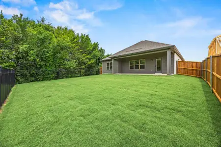 New construction Single-Family house 3300 Goshawk Dr, Denton, TX 76208 plan Trenton - image 2