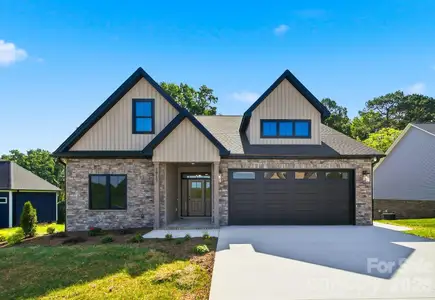 New construction Single-Family house 1917 Skyfall Ln, Hickory, NC 28602 - image