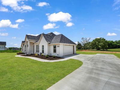 New construction Single-Family house 1054 Alex Dr, Springtown, TX 76082 - image