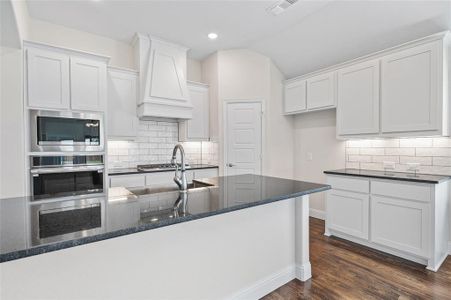 New construction Single-Family house 640 Brazos Dr, Van Alstyne, TX 75495 - image 5