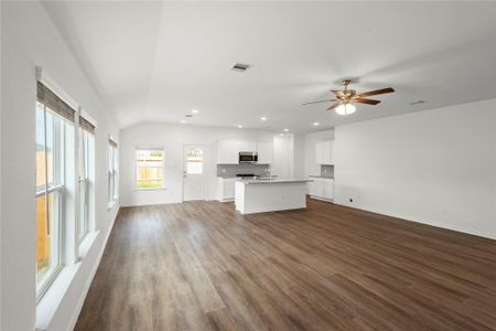 New construction Single-Family house 1878 Redwood Ln, Dayton, TX 77535 plan Lawrence - image 20