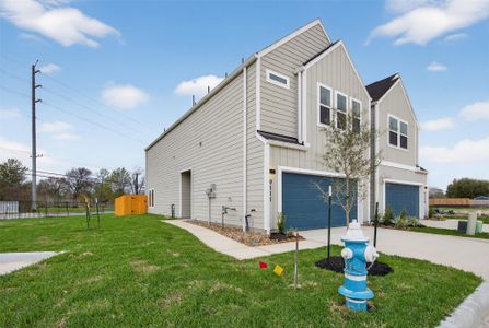 New construction Single-Family house 9125 Highland Northern Wy, Houston, TX 77088 - image