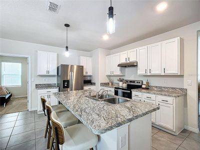 New construction Single-Family house 1304 Berry Ln, Davenport, FL 33837 null- photo 7 7
