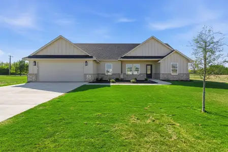 New construction Single-Family house 252 Yawney Dr, Lipan, TX 76462 - image