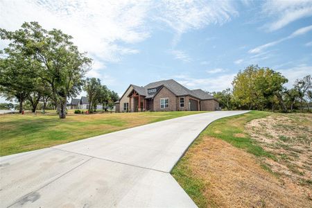 New construction Single-Family house 2009 Shady Creek, Azle, TX 76020 - photo 0