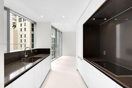 New construction Condo/Apt house 300 Biscayne Boulevard Way, Unit 1005, Miami, FL 33131 - photo 0