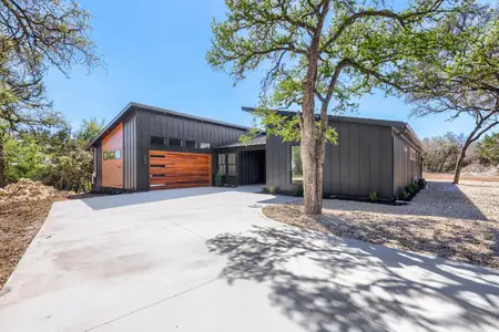 New construction Single-Family house 504 District Ln, Lago Vista, TX 78645 - image