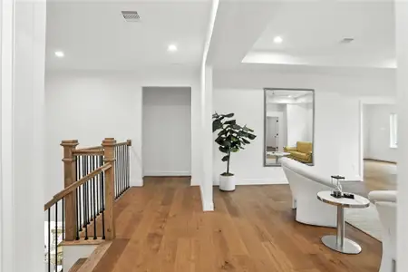 New construction Single-Family house 4951 Glenmeadow Dr, Houston, TX 77096 - image 6