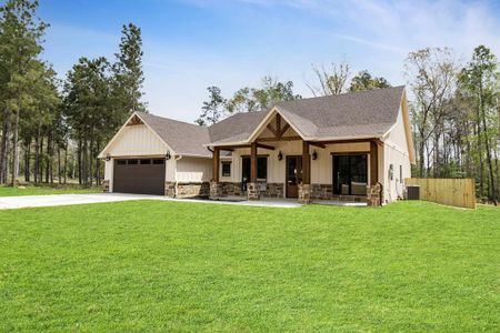 New construction Single-Family house 139 Bonfire Bnd, Livingston, TX 77351 - image