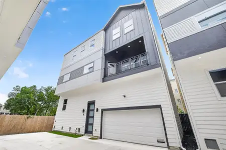 New construction Single-Family house 1122 W 16Th St, Unit D, Houston, TX 77008 - image
