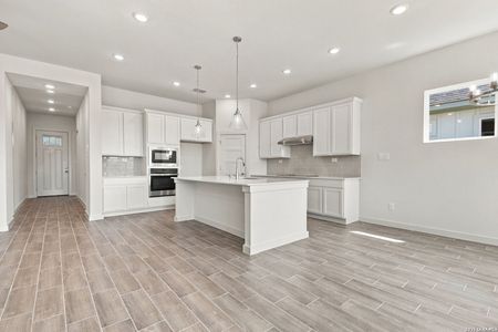 New construction Single-Family house 125 Travis Dr, Castroville, TX 78009 plan The Maverick - image 11