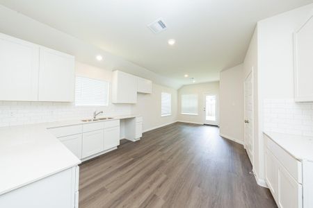 New construction Single-Family house 13643 Kit Run, Splendora, TX 77372 plan The Grove - image 7