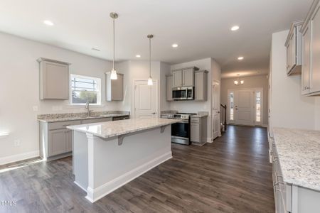 New construction Single-Family house 128 High Hampton Way, Fuquay Varina, NC 27526 null- photo 7 7