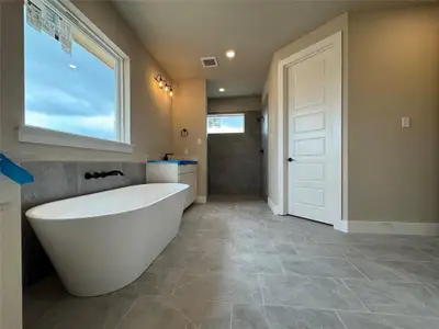 New construction Single-Family house 140 Chapowits, Godley, TX 76044 plan The Laredo - image