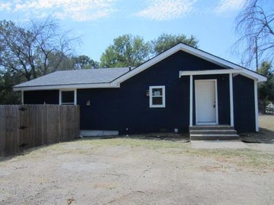 New construction Single-Family house 113 Avondale Avenue, Azle, TX 76020 - photo 0