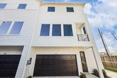 New construction Single-Family house 412 N Stiles St, Houston, TX 77011 - image