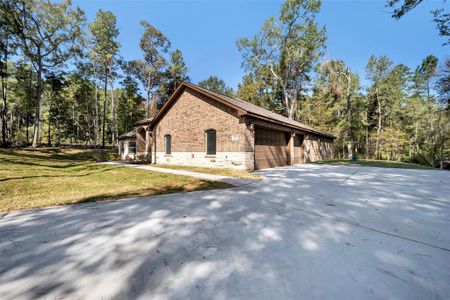 New construction Single-Family house 228 Feldspar Lane, Huntsville, TX 77340 - photo 42 42